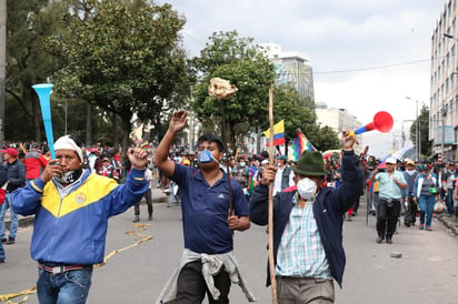 La protesta de los indígenas se desarrolló de manera pacífica hasta que concluyó y fue agredida por la policía. (EFE)