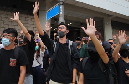 La filial de Apple en Hong Kong decidió hoy eliminar su aplicación HKmap.live, usada por los manifestantes para rastrear a la policía durante las reciente protestas. (ARCHIVO)