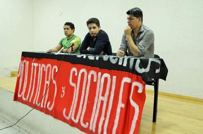 Aseguró que ya se están poniendo de acuerdo con otras fuerzas estudiantiles de diferentes escuelas para hacer un posicionamiento al respecto y tomar otras medidas.
(EL SIGLO DE TORREÓN)