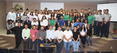 Los estudiantes mentores son de las carreras de Ingeniería en Gestión Empresarial, Mecánica, Electrónica y Mecatrónica. (DIANA GONZÁLEZ)