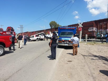 La Coordinación estatal de Protección Civil informó que las autoridades continúan realizando labores de atención y rescate en el sitio donde ocurrió el percance. (TWITTER)