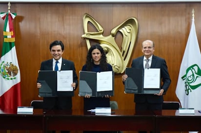 Trabajadores del IMSS recibirán aumento en sueldo y prestaciones tras firma de convenio.