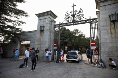 Los restos del 'Generalísimo', saldrán de su actual tumba de Estado en el Valle de los Caídos.