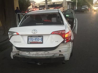 El autobús de pasajeros presuntamente no respetó el alto.