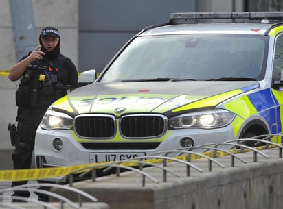 El ataque sembró pánico en el complejo comercial Arndale.