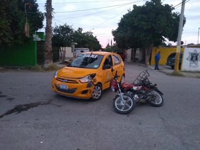 El accidente sucedió sobre la avenida Guatemala y calle Nicaragua del fraccionamiento Latinoamericano. (EL SIGLO DE TORREOÓN)