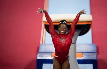 Biles revalidó su título en el salto de caballo para llegar a 23 medallas en Mundiales, e igualar a Vitaly Scherbo, a quien hoy podría superar.