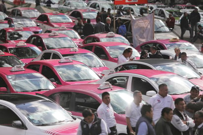 Este grupo no pertenece al Movimiento Nacional Taxista, que continúa en diálogo en la Secretaría de Gobernación, luego que en días pasados provocaron caos vial en la ciudad y otras entidades. (ARCHIVO)