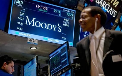 La agencia calificadora Moody's recortó ayer sus previsiones de crecimiento del producto interno bruto (PIB) real para México en 2019 y 2020. (ARCHIVO)