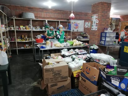 Los bancos de alimentos permiten el rescate de comida en buen estado. (EL SIGLO DE TORREÓN)