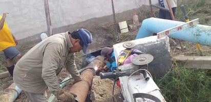 El desperfecto fue dado debido a que el trabajo de reparación no funcionó, dejando sin agua a San Pedro. (BEATRIZ A. SILVA / EL SIGLO DE TORREÓN)