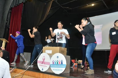 Campeonas y excampeonas del Consejo Mundial de Boxeo visitaron a quienes luchan contra la enfermedad. (CORTESÍA) 