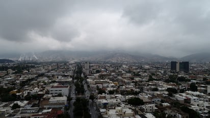 Para este jueves por la mañana se pronostican lluvias ligeras y generales en la Comarca Lagunera. (IVÁN CORPUS)