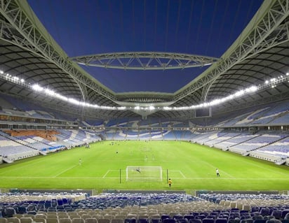 El 90 por ciento de la edificación del estadio Al Rayyan está elaborado de materiales reciclables, que provienen del antiguo estadio Ahmed Bin Ali. (CORTESÍA)