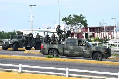 Elementos de las Fuerzas Especiales de la Sedena que arribaron el viernes, realizan recorridos permanentes en diversos puntos de la ciudad, en coordinación con las policías Estatal Preventiva y Municipal, como parte del reforzamiento de la seguridad tras los hechos de violencia del jueves pasado. (ARCHIVO)