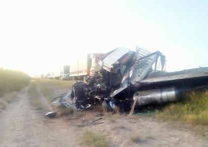 Ambos conductores resultaron lesionados de gravedad. (EL SIGLO DE TORREÓN)