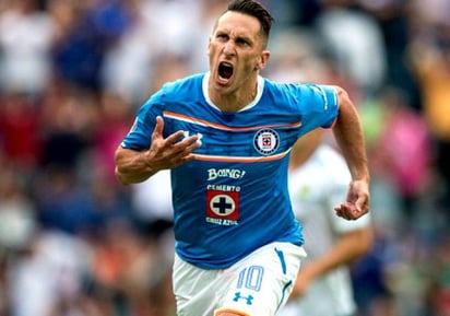 El futbolista ha sido el último ídolo del Cruz Azul. (CORTESÍA)