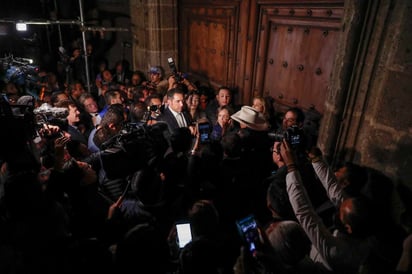 Los presidentes municipales se reunieron con diputados federales; con la presidenta de la mesa directiva de la Cámara, Laura Rojas (PAN), solo se acordó sostener otro encuentro con la Junta de coordinación Política (Jucopo). (EL UNIVERSAL)