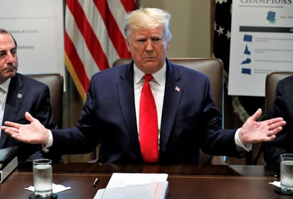 Con frecuencia Trump critica a ambos periódicos, y en una entrevista el lunes con Fox News dijo que ya “no queremos” el Times en la Casa Blanca, y “probablemente lo suspenderemos y a The Washington Post”. (ARCHIVO)