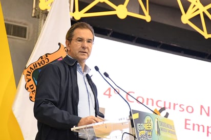 Moctezuma Barragán mencionó que tiene pendiente una reunión con el gobernador de Coahuila, Miguel Ángel Riquelme Solís, sobre la asignación de recursos para infraestructura escolar. (FERNANDO COMPEÁN)