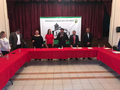 La reinstalación del Sistema Municipal de Protección Integral se realizó ayer en el salón Azul de la presidencia municipal de Lerdo.