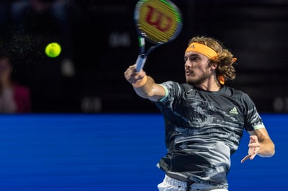 Stefanos Tsitsipas vino de atrás para derrotar 3-6, 6-4, 6-4 a Filip Krajinovic. (AP) 