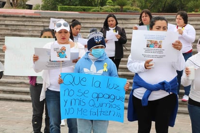 Las manifestantes hicieron una oración y guardaron silencio. (ARCHIVO)