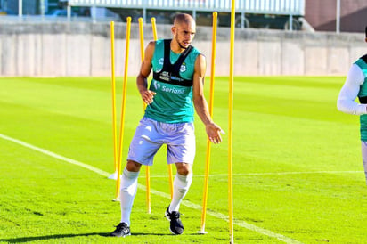 El zaguero brasileño Matheus Dória durante la sesión matutina de entrenamientos previo al duelo de mañana ante Querétaro. (CORTESÍA)