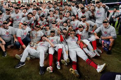 Los Nacionales derrotaron 6-2 a los Astros para conseguir el título, en una Serie Mundial en la que ganaron solo los equipos visitantes. (AP)