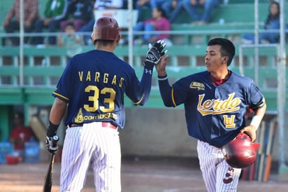 Los Algodoneros derrotaron 6-4 a Tlahualilo, gracias a un rally de 4 carreras en la octava entrada. (CORTESÍA) 