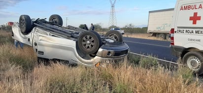 La unidad se impactó contra una camioneta Ford F-150 de reciente modelo, color gris, la cual portaba placas de circulación del estado de Texas.
(EL SIGLO DE TORREÓN)