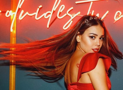 Danna Paola estrenó su más reciente sencillo Siento amor, versión en español del clásico hit setentero I Feel Love de Donna Summer. (INSTAGRAM)