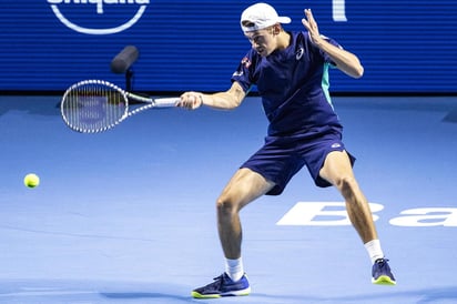 El australiano Alex de Miñaur es uno de los favoritos para llevarse el título que se juega bajo techo en canchas duras. (EFE)