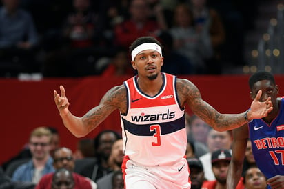 Bradley Beal anotó 20 puntos y repartió 6 asistencias, en la victoria de los Wizards 115-99 sobre los Pistones de Detroit. (AP)