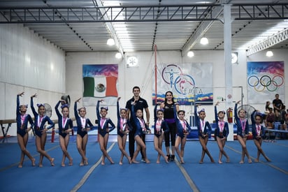 Las pequeñas gimnastas laguneras, regresaron a casa con medallas al por mayor, destacando en las diversas pruebas. (ÉRICK SOTOMAYOR) 