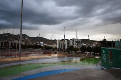 José Abad, previsor del tiempo de Conagua, estimó para este día la posibilidad de lluvia ligera por la tarde, en general en La Laguna. (EL SIGLO DE TORREÓN)