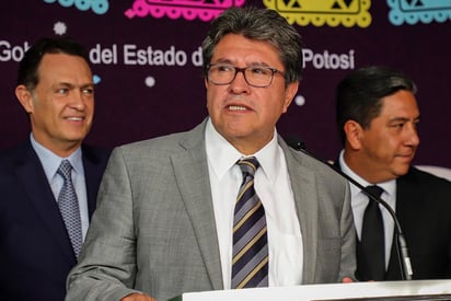 El también coordinador de los senadores de Morena acusó manipulación sobre dicha versión de los panistas y anunció una conferencia de prensa para aclarar ese asunto. (EL SIGLO DE TORREÓN)
