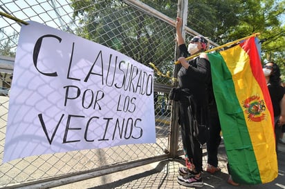 Grupos comunales ligados al partido oficialista Movimiento al Socialismo (MAS) cerraron este viernes las válvulas de agua del Servicio Municipal de Agua Potable y Alcantarillado Sanitario (Semapa) que provee del vital líquido a varias regiones de Cochabamba. (ARCHIVO)