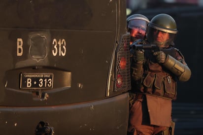 La ONU denunció este viernes que el uso arbitrario e indiscriminado de balines y perdigones para contener las protestas en Chile constituye una violación grave de los derechos humanos. (ARCHIVO)