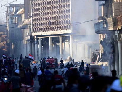 Las actuales manifestaciones en Irak recuerdan la “Primavera Árabe” de 2011 en Medio Oriente. (ARCHIVO)