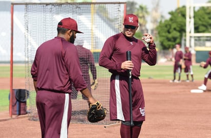 Aceves trabajó duro con el joven equipo de los Algodoneros, durante 'la temporada del rescate'.