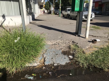 La rehabilitación de las banquetas es uno de los proyectos que el Municipio de Gómez Palacio impulsa en el Fondo Metropolitano. (EL SIGLO DE TORREÓN) 