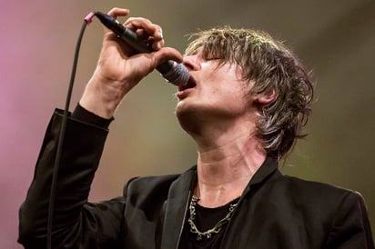 Pete Doherty, líder de las bandas Babyshambles y The Libertines, fue condenado a tres meses de prisión luego de ser arrestado por participar en una pelea en un bar de París y adquirir drogas días antes. (ARCHIVO)