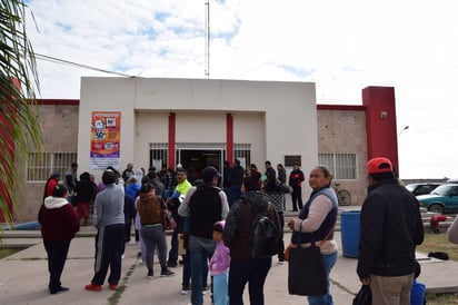 Desde muy temprano, las personas llegaron a las oficinas de Recaudación de Rentas para aprovechar la promoción.