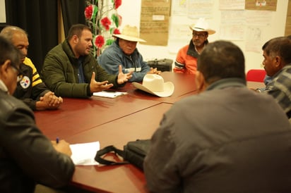 Autoridades y productores diseñan un plan para siembrar granos. (EL SIGLO DE TORREÓN) 