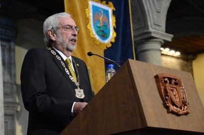 Enrique Graue Wiechers rindió protesta hoy como rector de la Universidad Nacional Autónoma de México (UNAM) para un segundo y último periodo que concluirá en 2023, luego de ser electo por la Junta de Gobierno de la institución. (EFE)