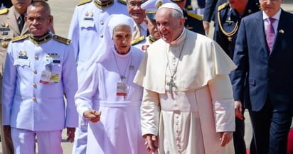 Francisco fue recibido por dignatarios del Gobierno y miembros de la jerarquía católica en Tailandia. (ARCHIVO) 