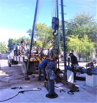 El mantenimiento de la bomba número 84 en la colonia Moderna podría ocasionar baja presión en el servicio de agua potable. (EL SIGLO DE TORREÓN)