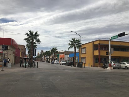 Avanza rehabilitación de fachadas en el Paseo Independencia de Gómez Palacio, presenta ya un 58 por ciento de avance. (EL SIGLO DE TORREÓN)