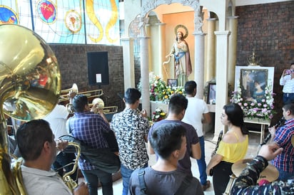 Tradición. En La Laguna, los artistas celebraron a Santa Cecilia con diversas actividades como lo fueron misas y reliquias. (EL SIGLO DE TORREÓN) 